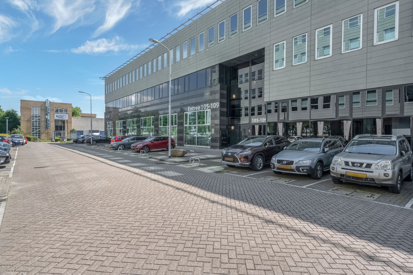 Bekijk foto 1 van Tupolevlaan 107