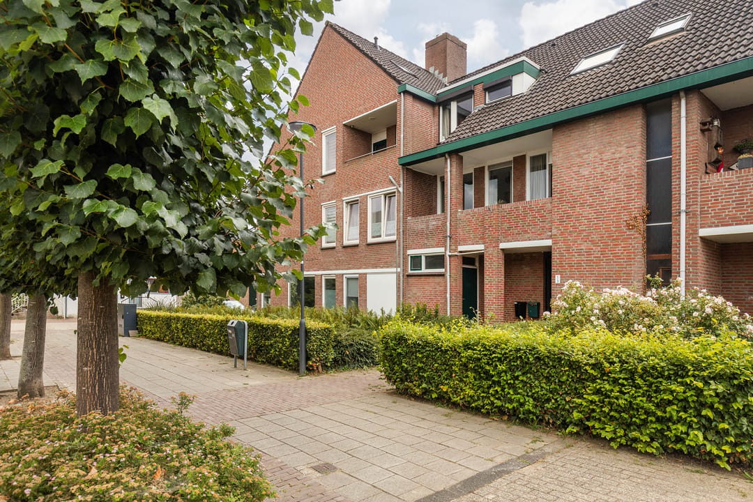 Photo 8 of Burg. Coonenplein 1