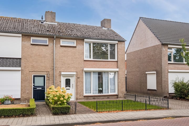 Twee-onder-één-kap te koop: De Bonkelaar 20, Hapert