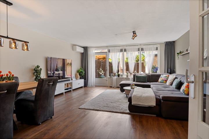 Tussenwoning te koop: Pruisisch blauw 19, Zoetermeer