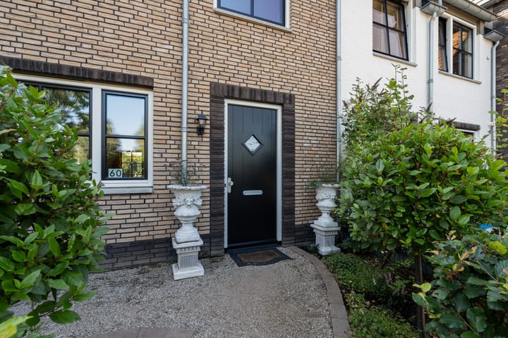 Tussenwoning te koop: Monnikenweg 60, Pijnacker