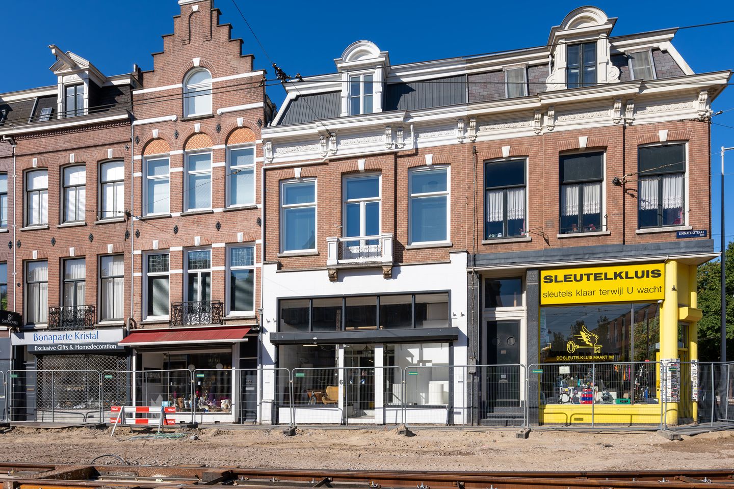 Bekijk foto 2 van Linnaeusstraat 6