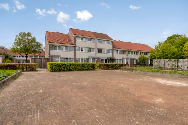 Tussenwoning te koop: Mispelbeek 16, Veldhoven