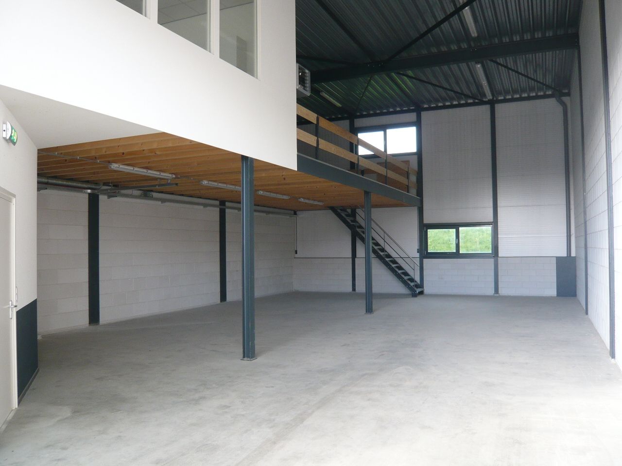View photo 2 of Spieringweg 603-H