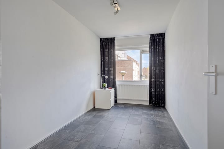 Tussenwoning te koop: Mispelbeek 16, Veldhoven