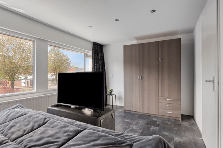 Tussenwoning te koop: Mispelbeek 16, Veldhoven
