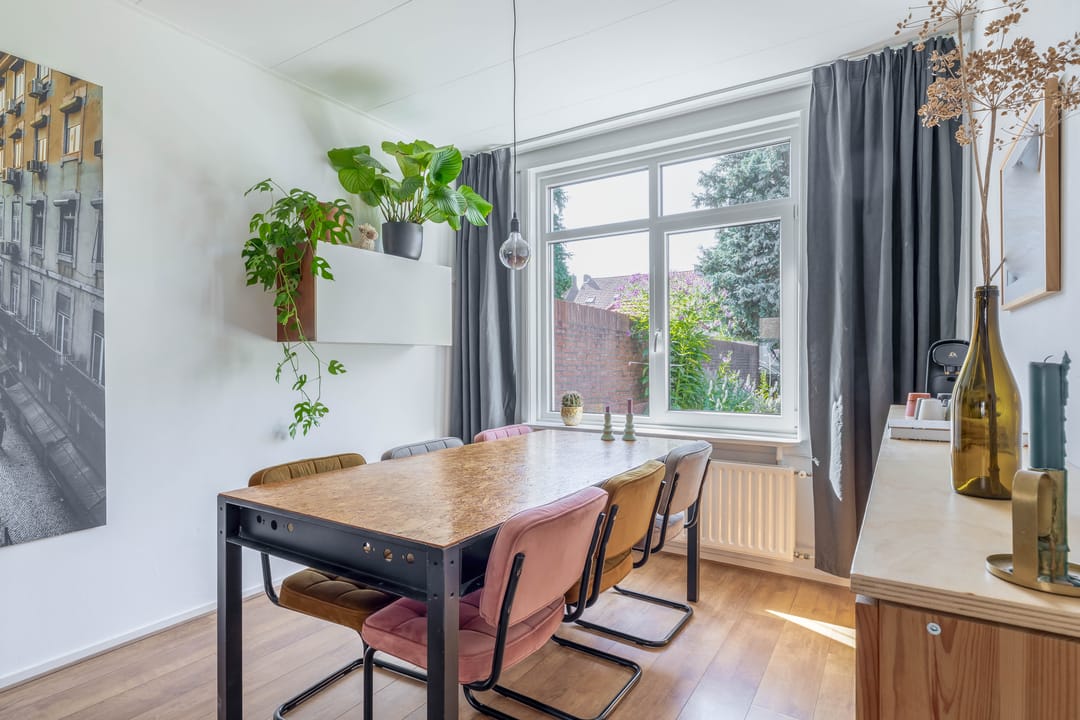 Photo 13 of Bergen op Zoomstraat 43