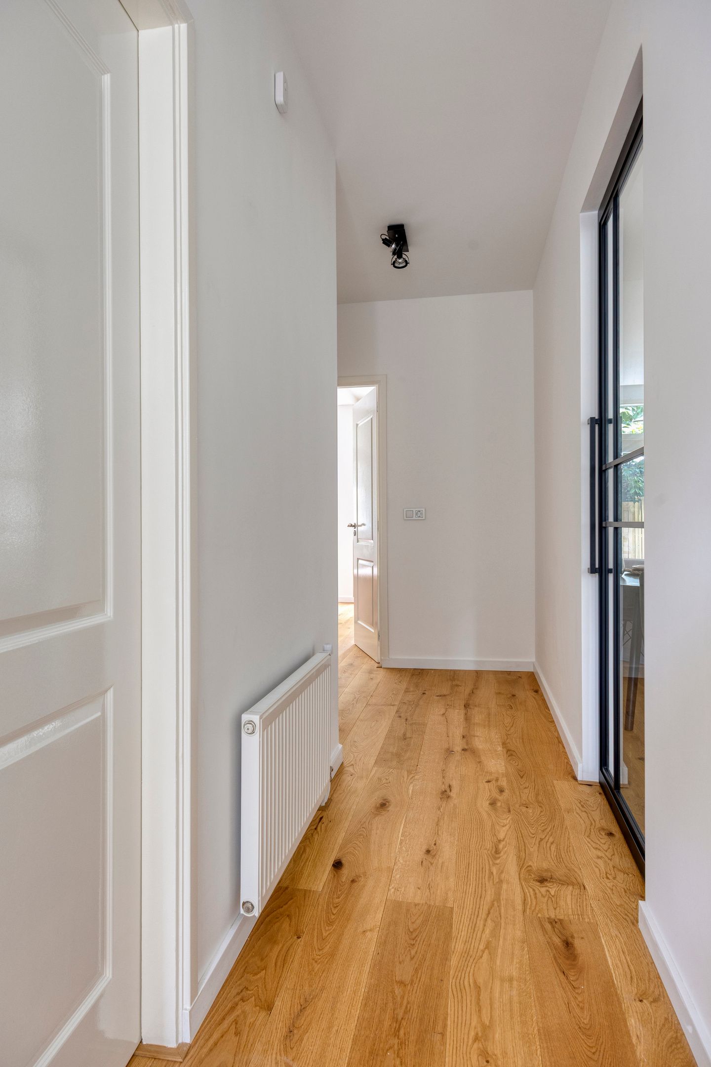 Photo 9 of van de Wateringelaan 266