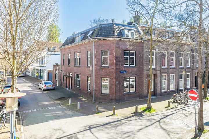 Photo 2 of Prins Hendrikstraat 44