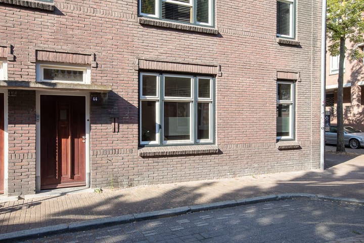 Photo 4 of Prins Hendrikstraat 44