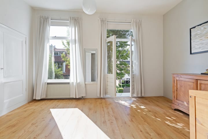 Tussenwoning te koop: de Roy van Zuidewijnlaan 33, Breda