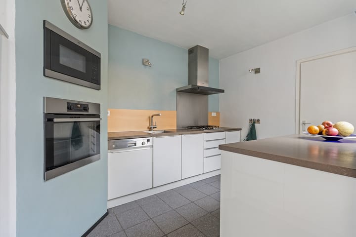 Tussenwoning te koop: de Roy van Zuidewijnlaan 33, Breda