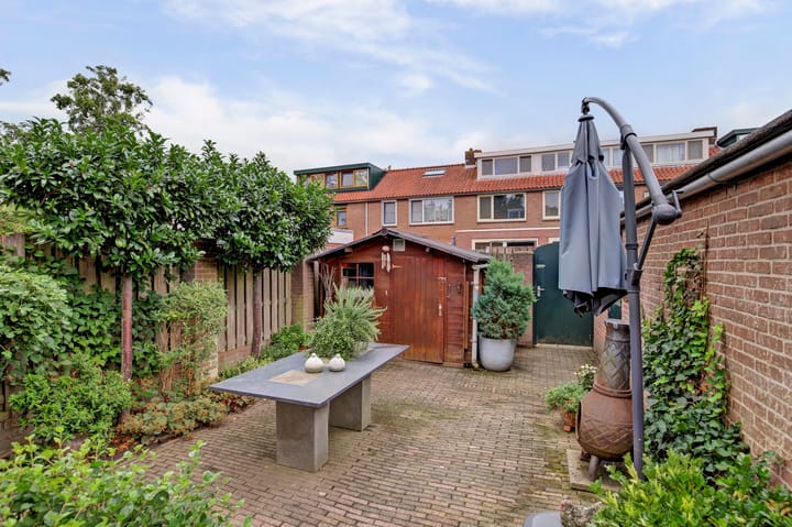 Tussenwoning te koop: Dokter B.J.Buurmanstraat 16, Nieuwegein