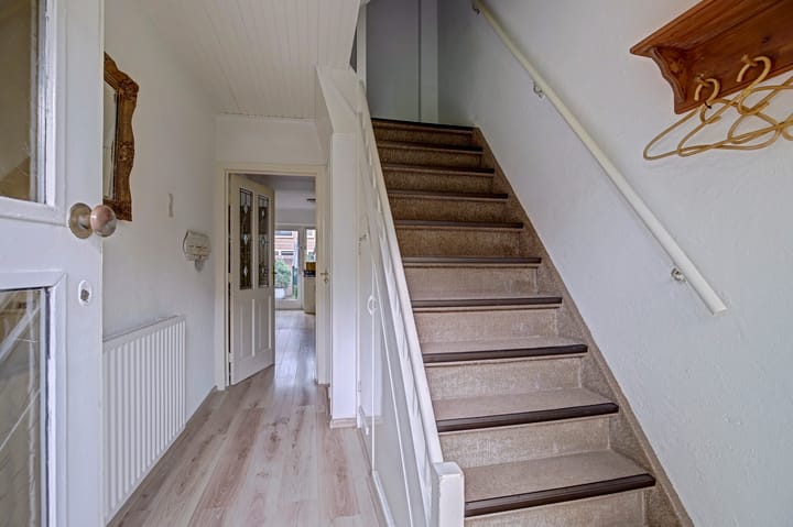 Tussenwoning te koop: Dokter B.J.Buurmanstraat 16, Nieuwegein