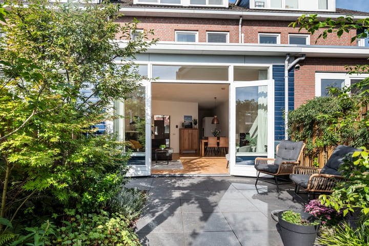 Tussenwoning te koop: Hooftstraat 234, Alphen Aan Den Rijn