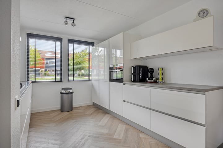 Tussenwoning te koop: Valeriussingel 43, Zwijndrecht