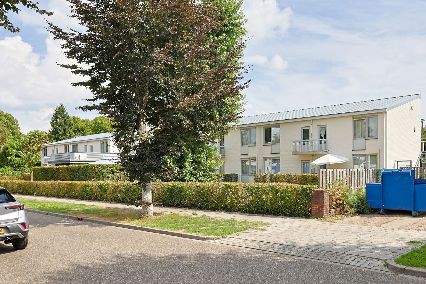 View photo 2 of Lieve Vrouwestraat 1-39