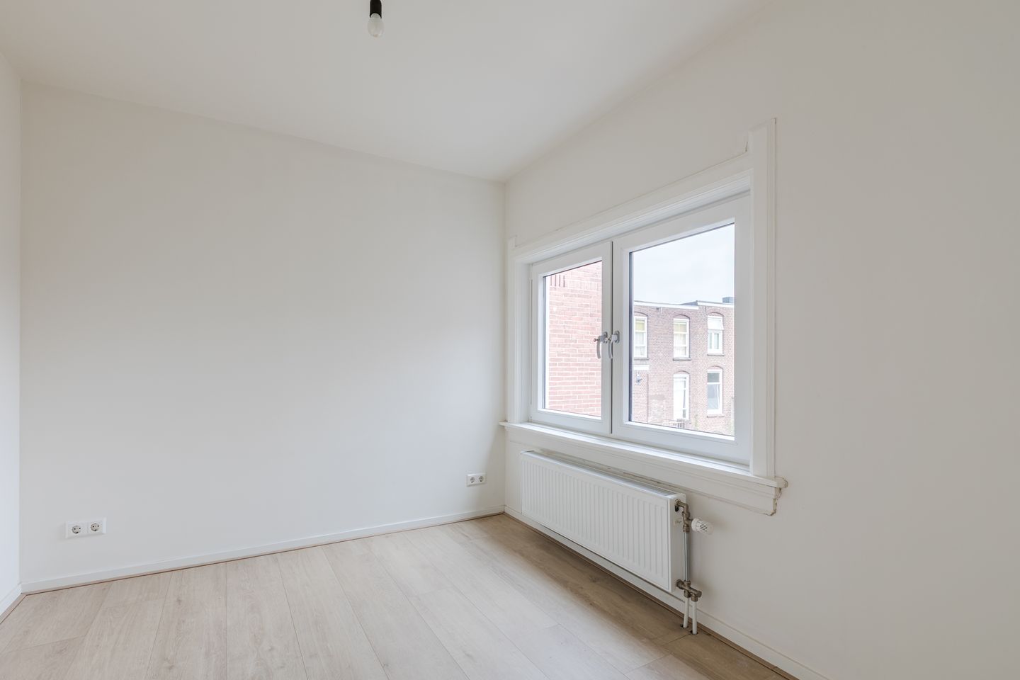 Photo 10 of Tooropstraat 213-B