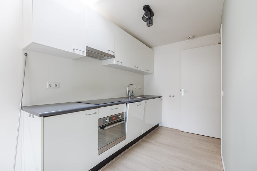 Photo 7 of Tooropstraat 213-B