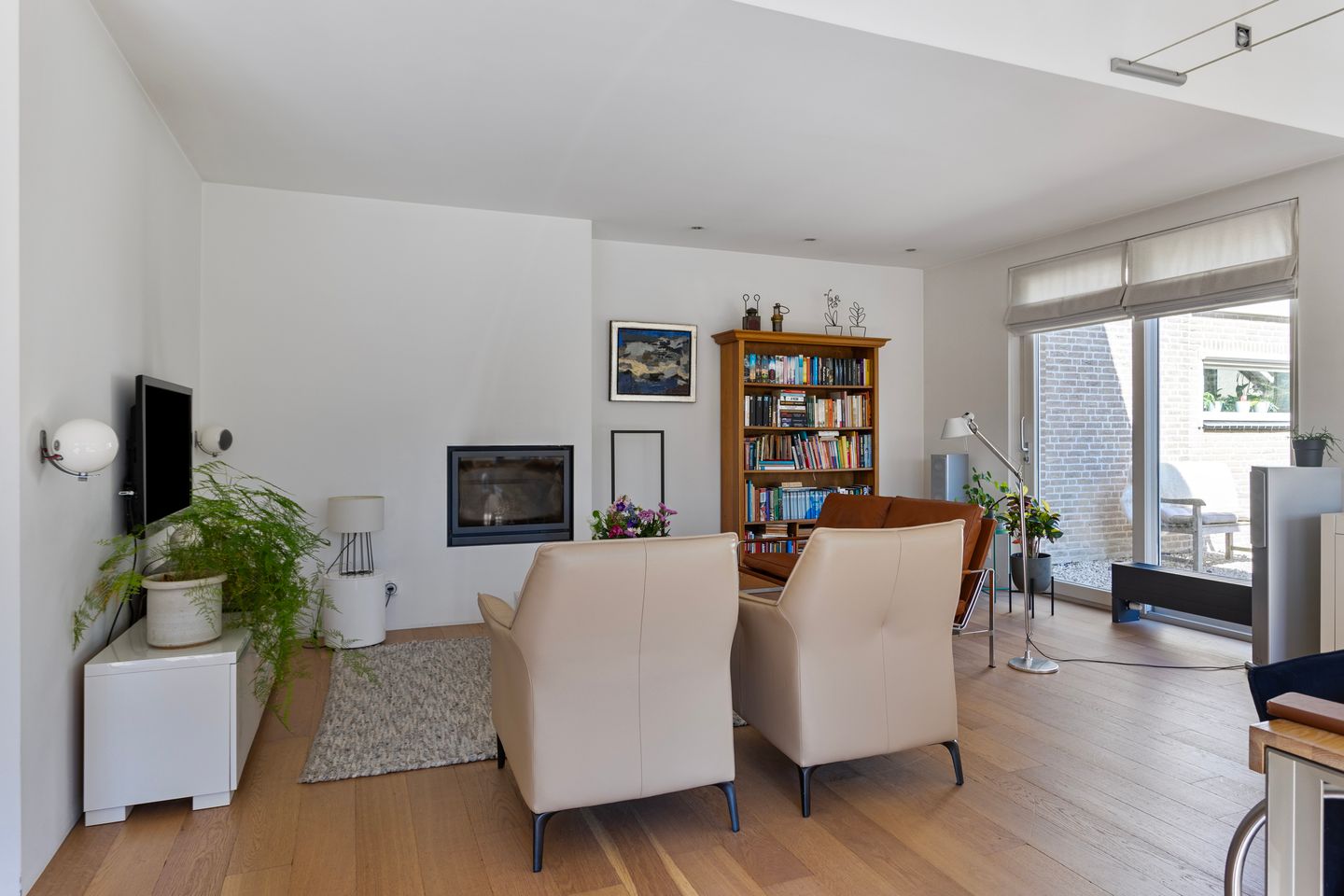Photo 10 of Van Houtenstraat 39