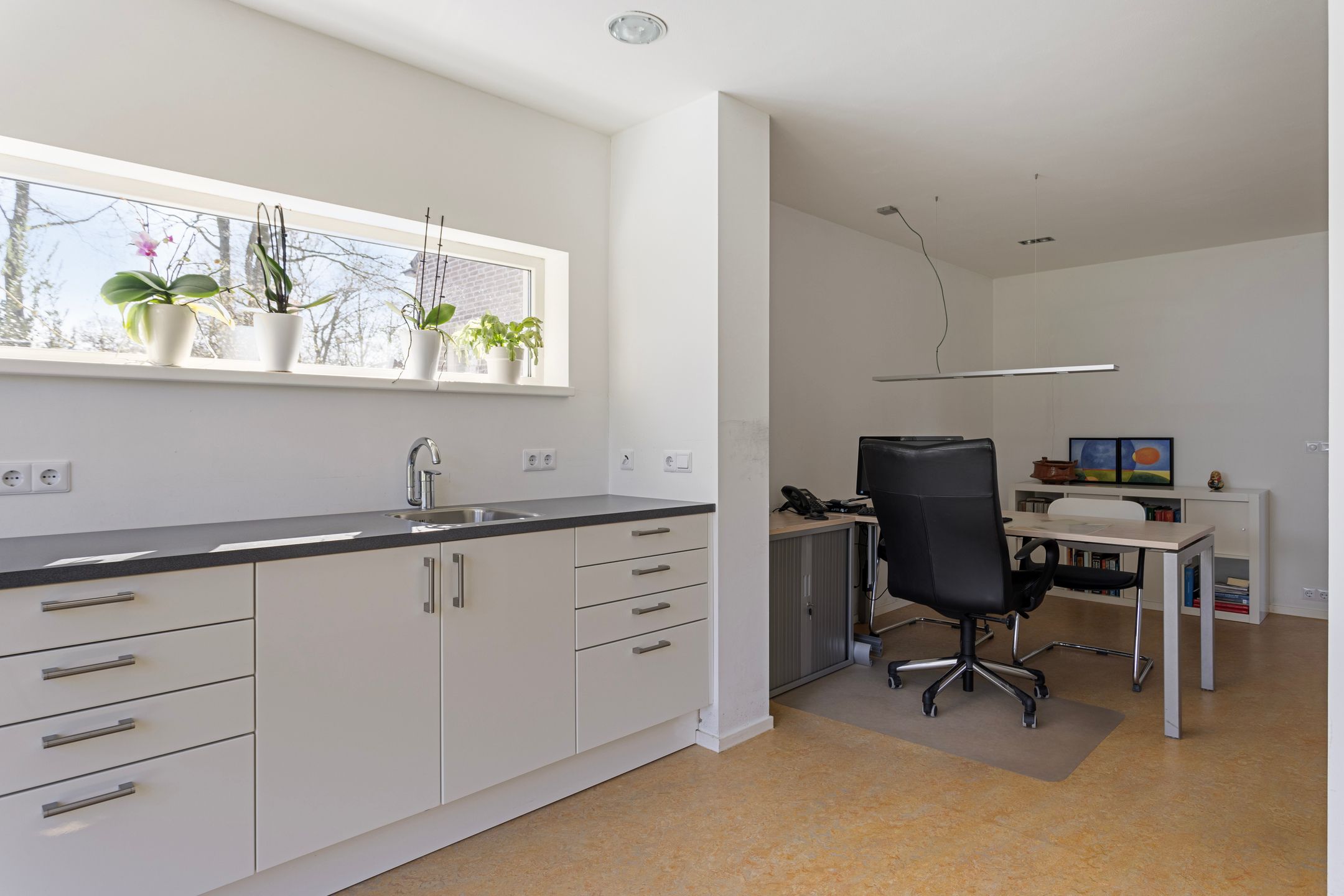 Photo 54 of Van Houtenstraat 39