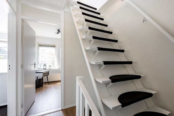 Tussenwoning te koop: Burgemeester van der Bruggelaan 6, Giessenburg