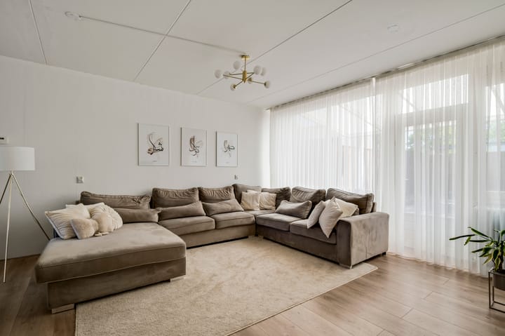 Tussenwoning te koop: Kasteel malborghstraat 3, Roermond