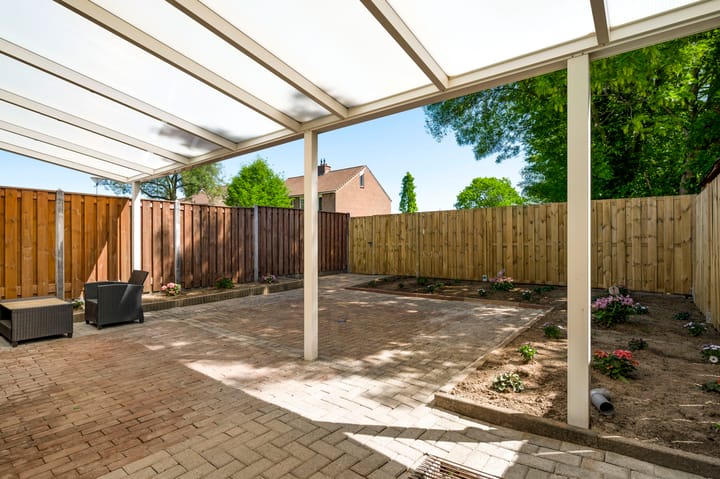 Tussenwoning te koop: Kasteel malborghstraat 3, Roermond