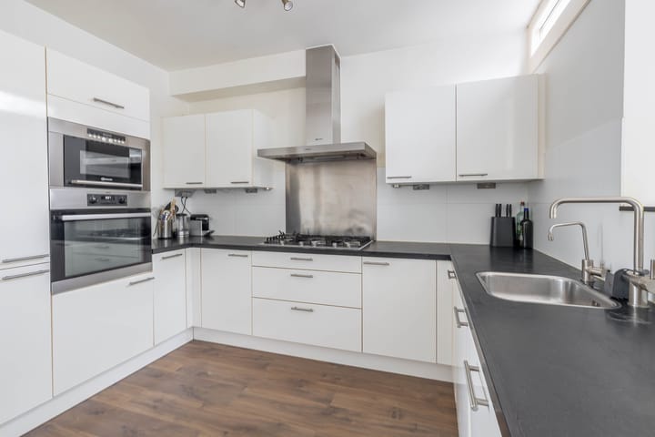 Tussenwoning te koop: Hoogaars 49, Brielle