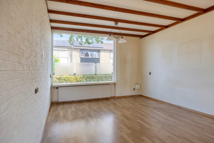 Tussenwoning te koop: van Goghstraat 12, Horst