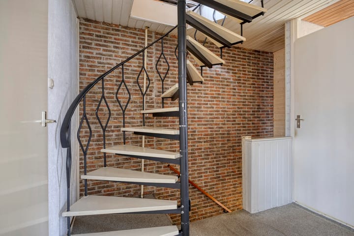 Tussenwoning te koop: van Goghstraat 12, Horst