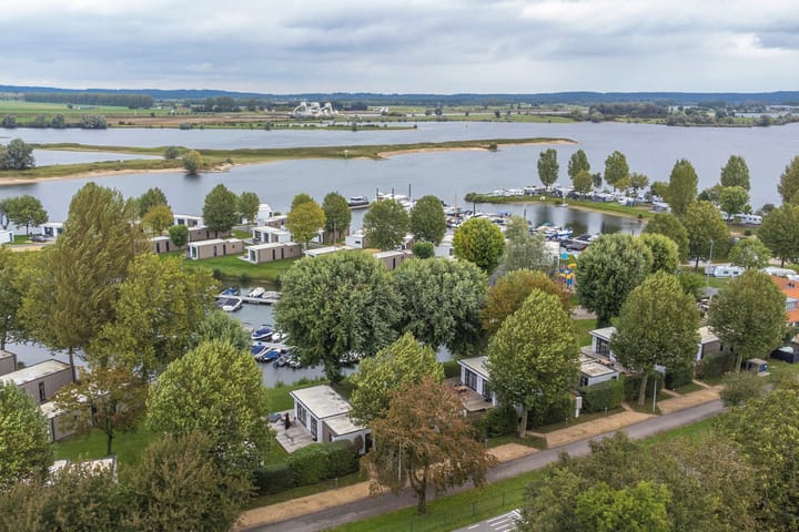 Vrijstaande woning te koop: Rijnbandijk 36-65, Maurik