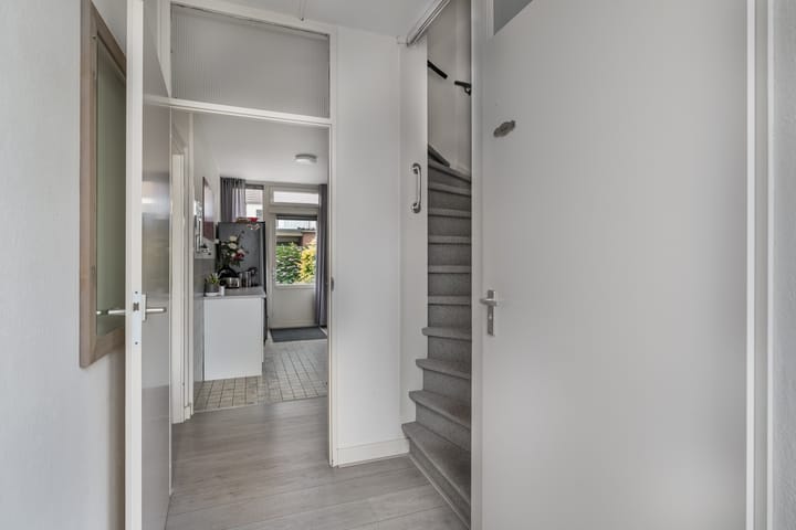 Tussenwoning te koop: Van Herlaerstraat 18, Ammerzoden