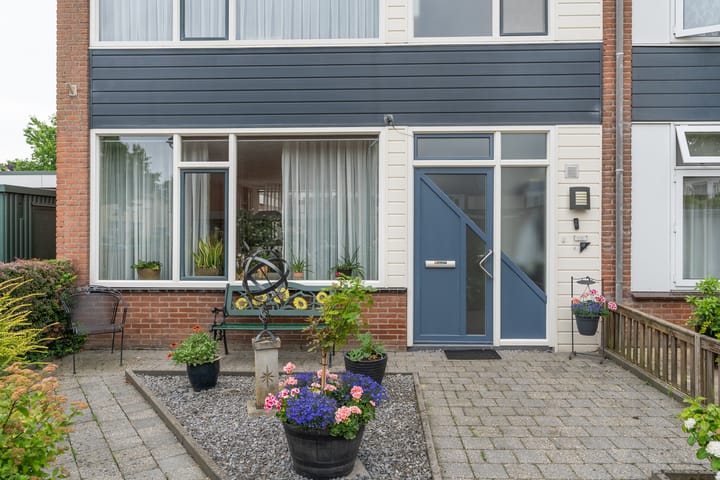 Tussenwoning te koop: Van Herlaerstraat 18, Ammerzoden