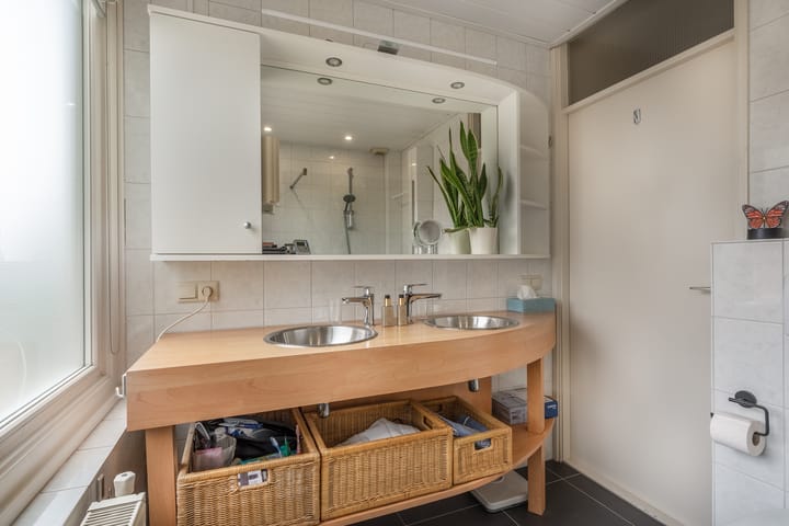 Tussenwoning te koop: Van Herlaerstraat 18, Ammerzoden