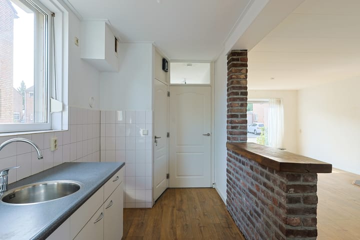 Twee-onder-één-kap te koop: Pastoor van Kanstraat 20, Guttecoven