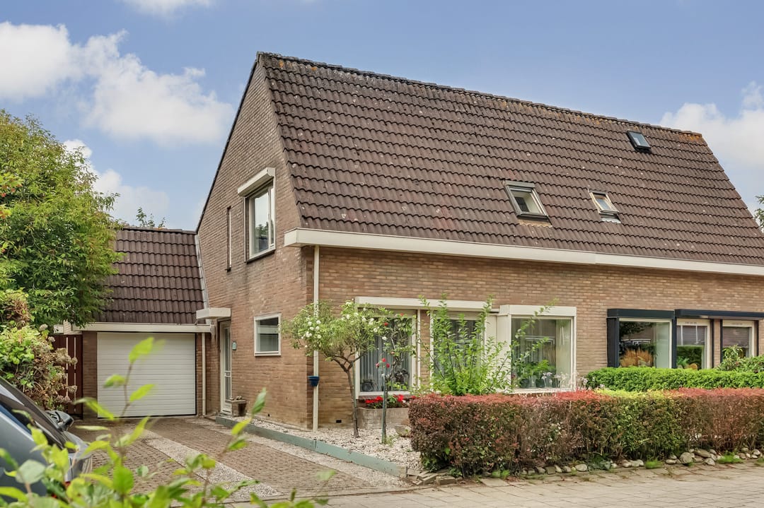 Foto 1 van Esdoornstraat 46