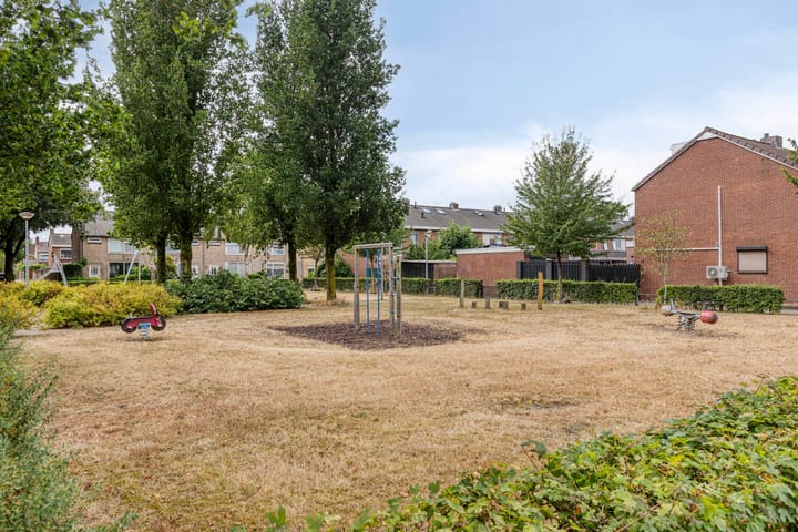 Tussenwoning te koop: Startvenseweg 65, Wijchen