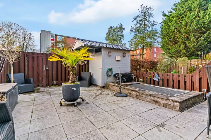 Tussenwoning te koop: Sluyterslaan 343, Nieuwegein