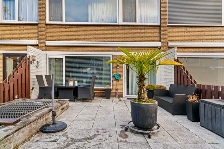 Tussenwoning te koop: Sluyterslaan 343, Nieuwegein