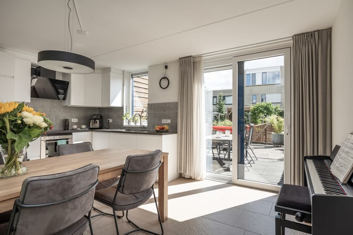 Tussenwoning te koop: Koningshof 35, Vleuten