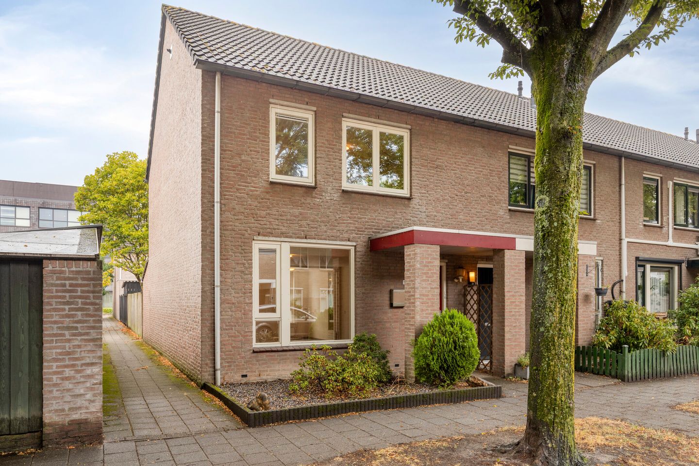 Foto 1 van Zonnebloemstraat 16