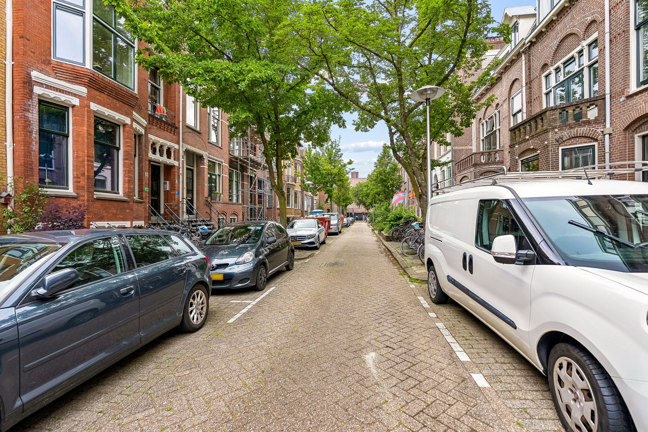 Photo 42 of Justus van Effenstraat 23