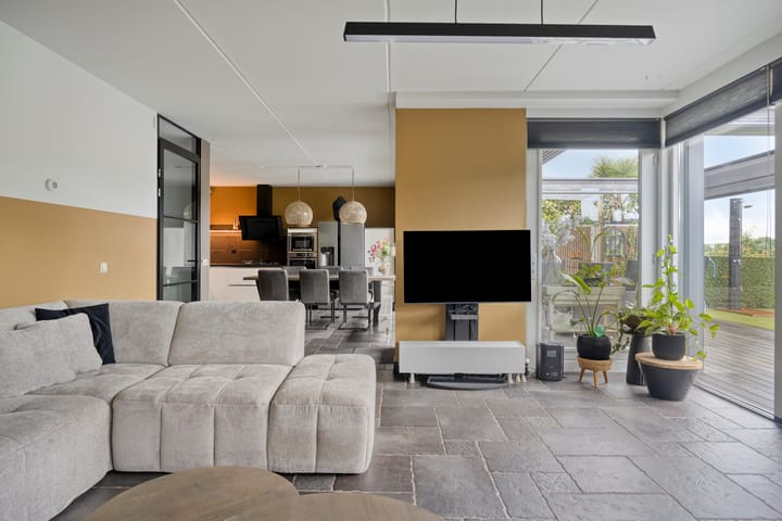 Hoekwoning te koop: Lorentzbaan 6, Nieuwegein