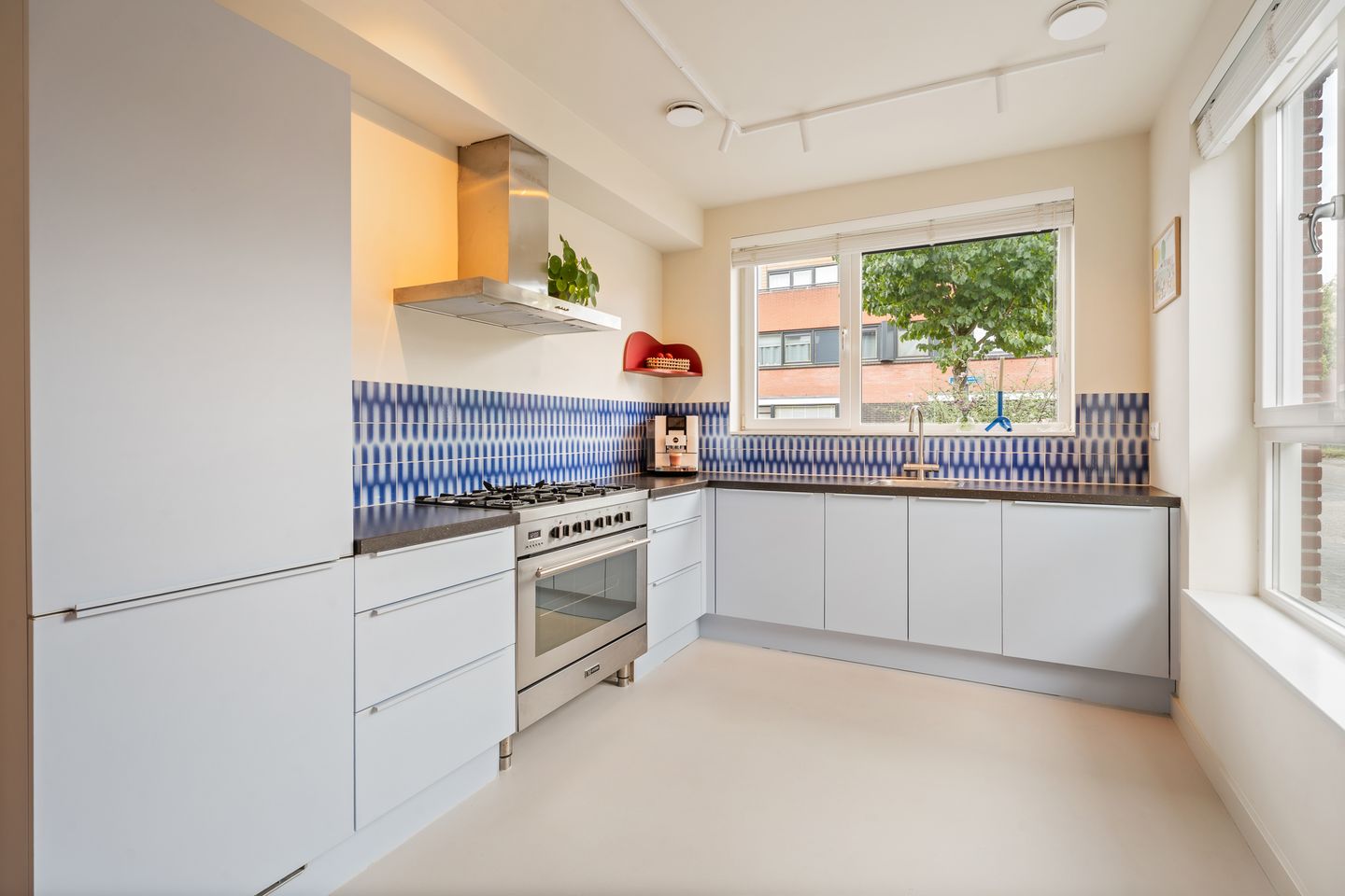 Photo 14 of Burgemeester Vermeulenstraat 24-A