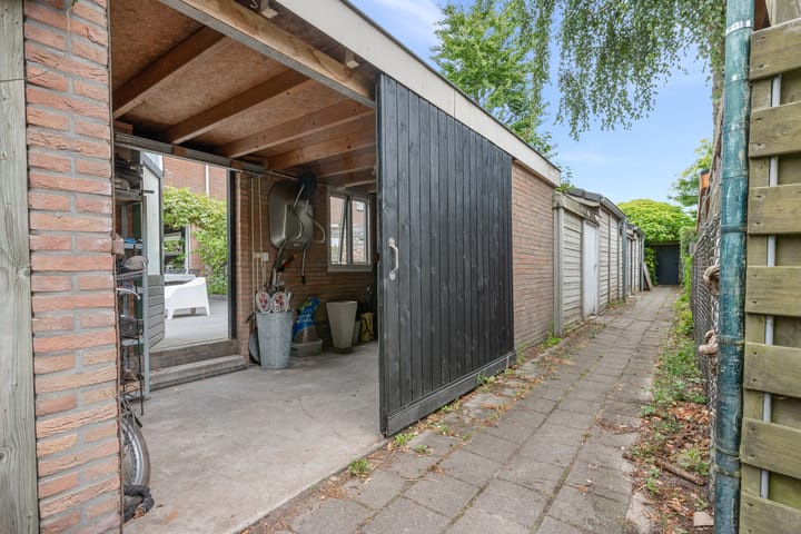 Tussenwoning te koop: Anne Franklaan 30, Bilthoven