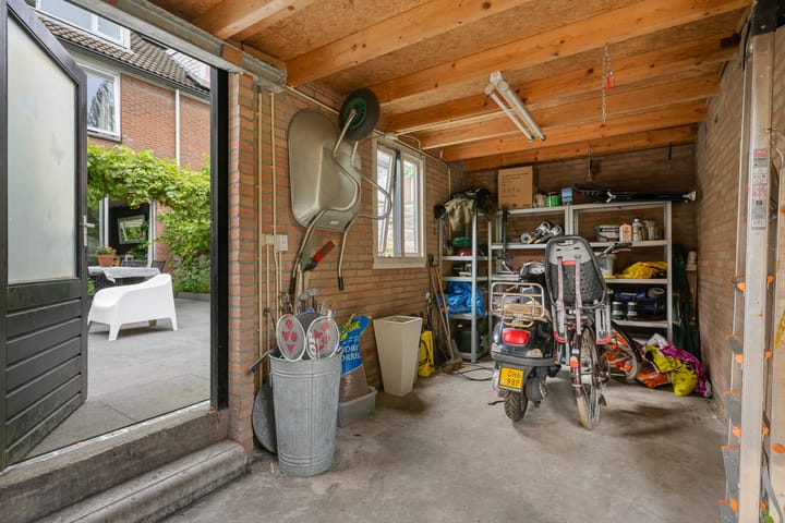 Tussenwoning te koop: Anne Franklaan 30, Bilthoven