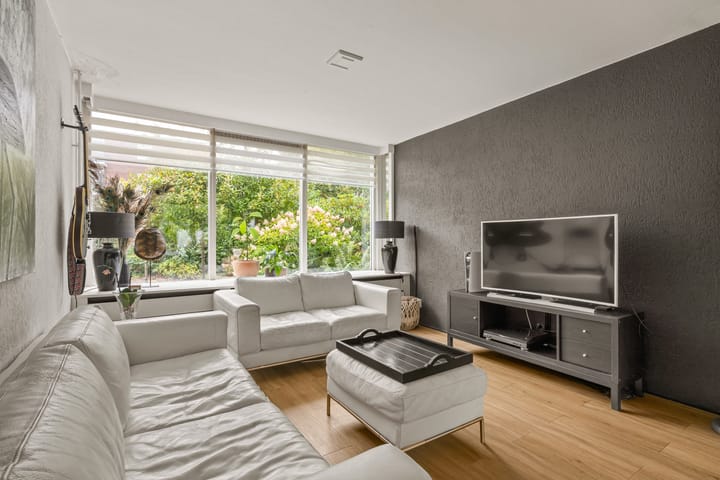 Tussenwoning te koop: Anne Franklaan 30, Bilthoven