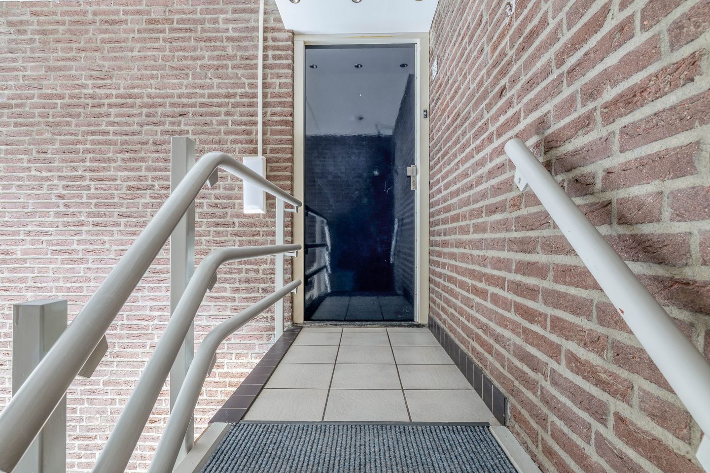Photo 10 of Vincent van Goghstraat 3-A