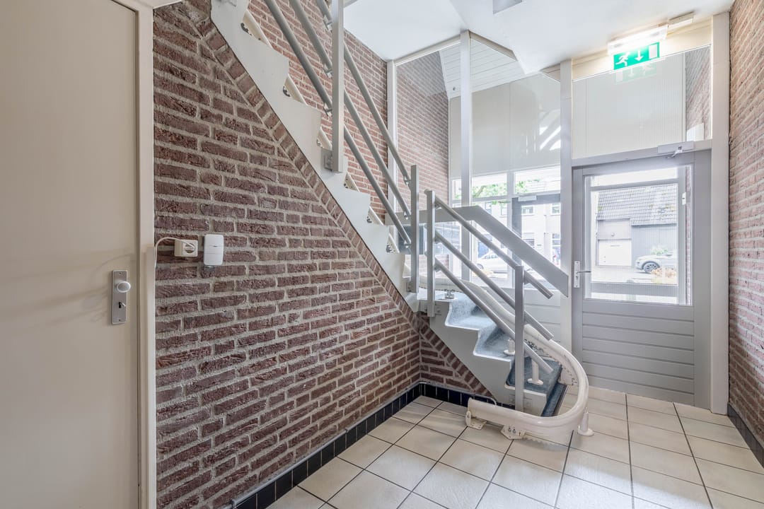 Photo 8 of Vincent van Goghstraat 3-A